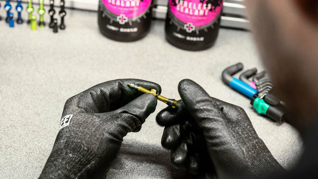 Coupon 🔥 Muc Off Muc-Off Tubeless Presta Valve Kit - 44/60mm Wheels & Tyres 🔔 7 Muc Off Muc-Off Tubeless Presta Valve Kit - 44/60mm Wheels & Tyres